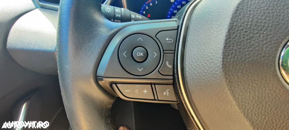 Toyota Corolla 1.8 HSD Dynamic - 9