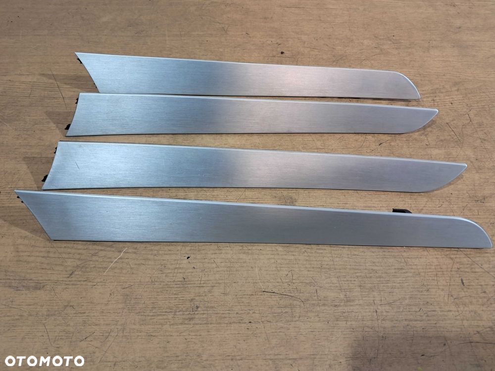Dekor listwa ozdobna drzwi 4 sztuki komplet AUDI A4 B8 prawa lewa tył przód ALUMINIUM