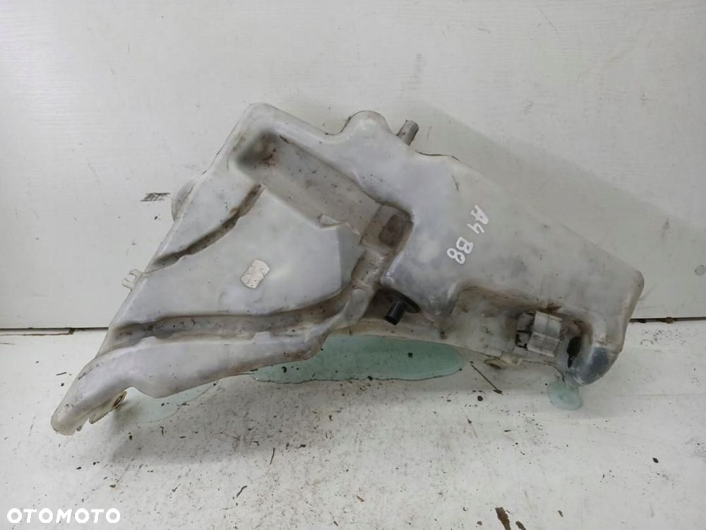 ZBIORNICZEK SPRYSKIWACZY AUDI A4 B8 8T0955452B - 2
