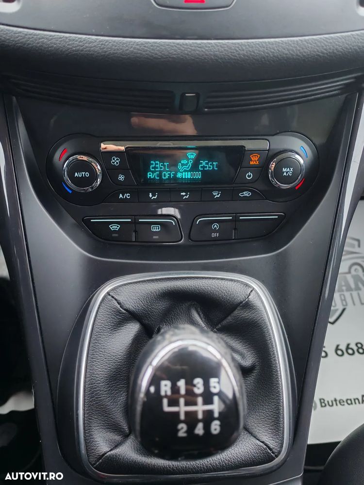 Ford Kuga 1.6 EcoBoost 2x4 Titanium - 20