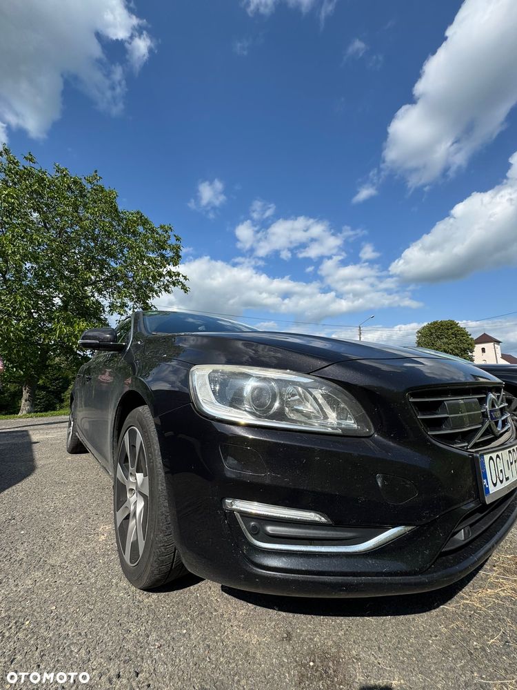 Volvo V60 D5 AWD R-Design Momentum - 3