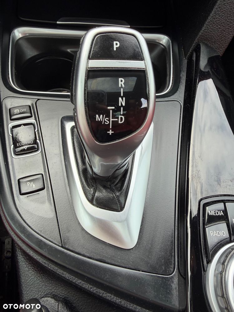 BMW Seria 3 - 25