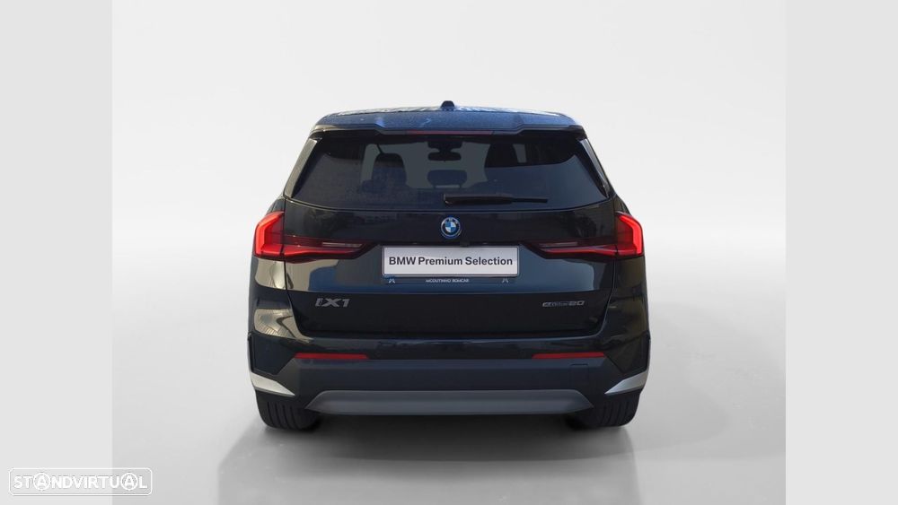 BMW iX1 eDrive20 — fotografia 7