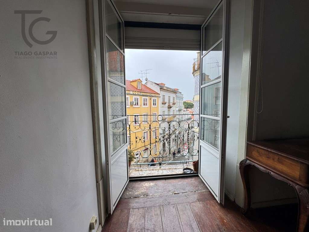 T2 com 72m² para Remodelar na Rua das Olarias - Lisboa - Grande imagem: 4/11