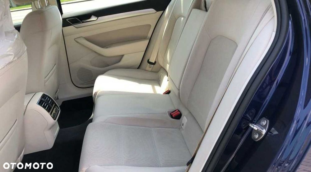 Volkswagen Passat Variant - 6