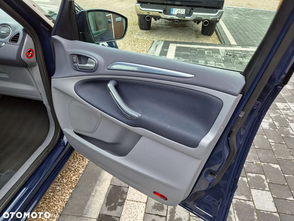 Ford Galaxy - 23