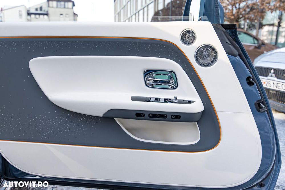 Rolls-Royce Spectre - 19