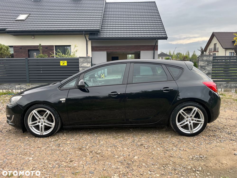 Opel Astra 1.6 Turbo 150 Jahre - 10