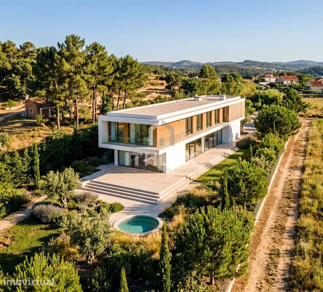 Terreno com possibilidade de construção até 300 m2 - Grande imagem: 2/5