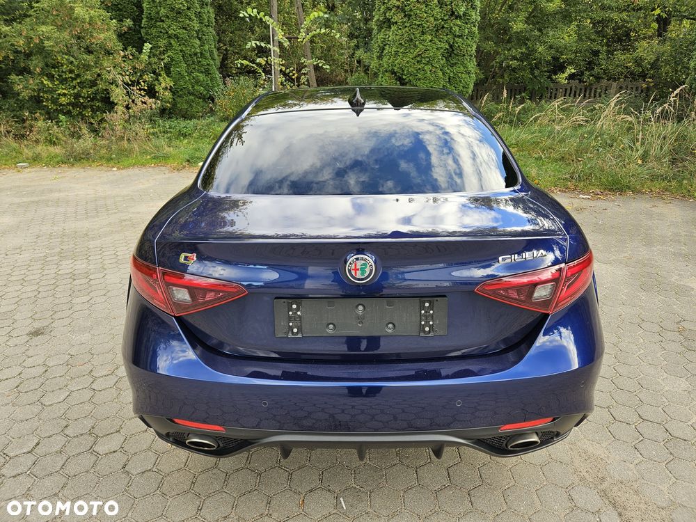 Alfa Romeo Giulia - 6