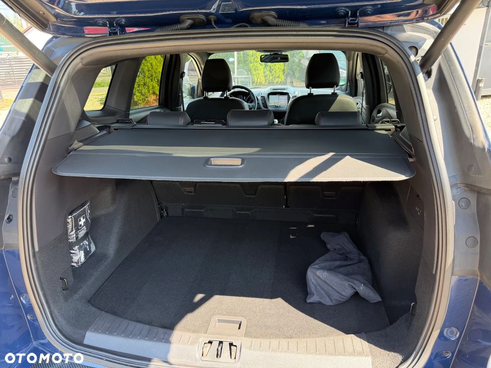 Ford Kuga 1.5 EcoBoost 2x4 ST-Line - 16