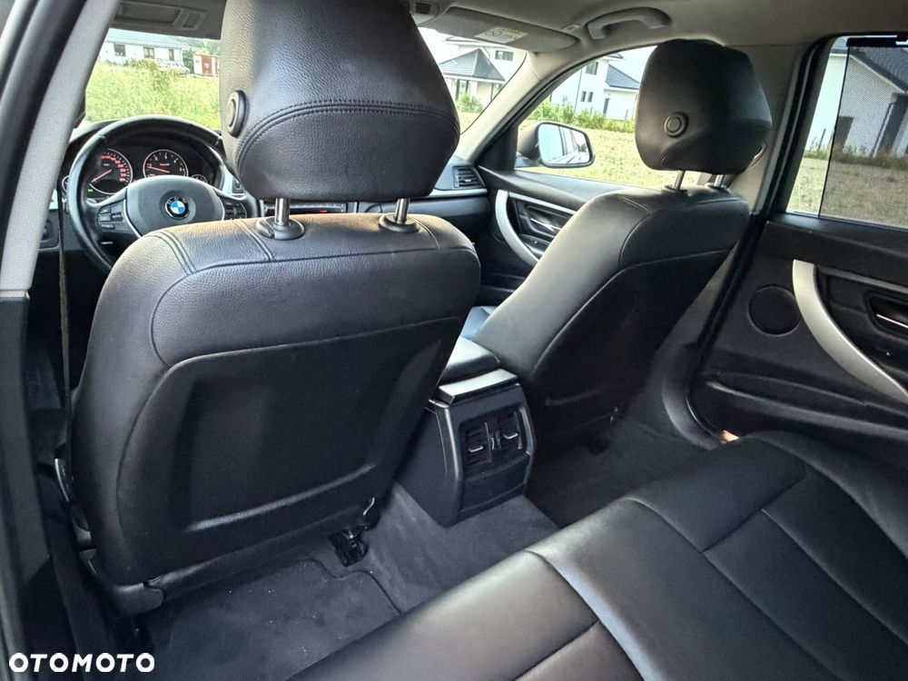 BMW Seria 3 320d Blue Performance Luxury Line - 37