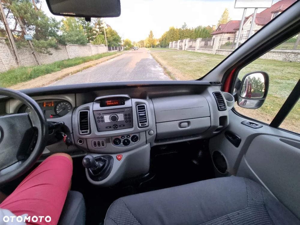 Opel Vivaro L2H1 2.9t - 18