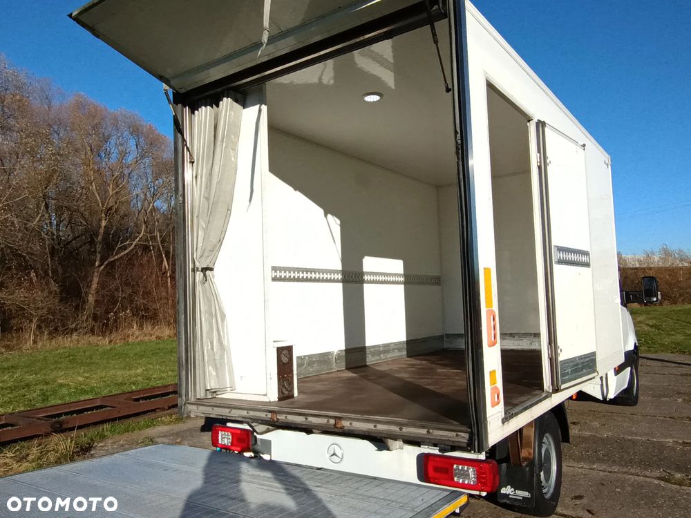 Mercedes-Benz Sprinter KONTENER+ winda ZEPRO (750kg) 2.0 diesel 170kM automat rok 2021.12 WEBASTO, OGRZEWANY KONTENER, SUPER STAN, BEZ RDZY!!! - 29