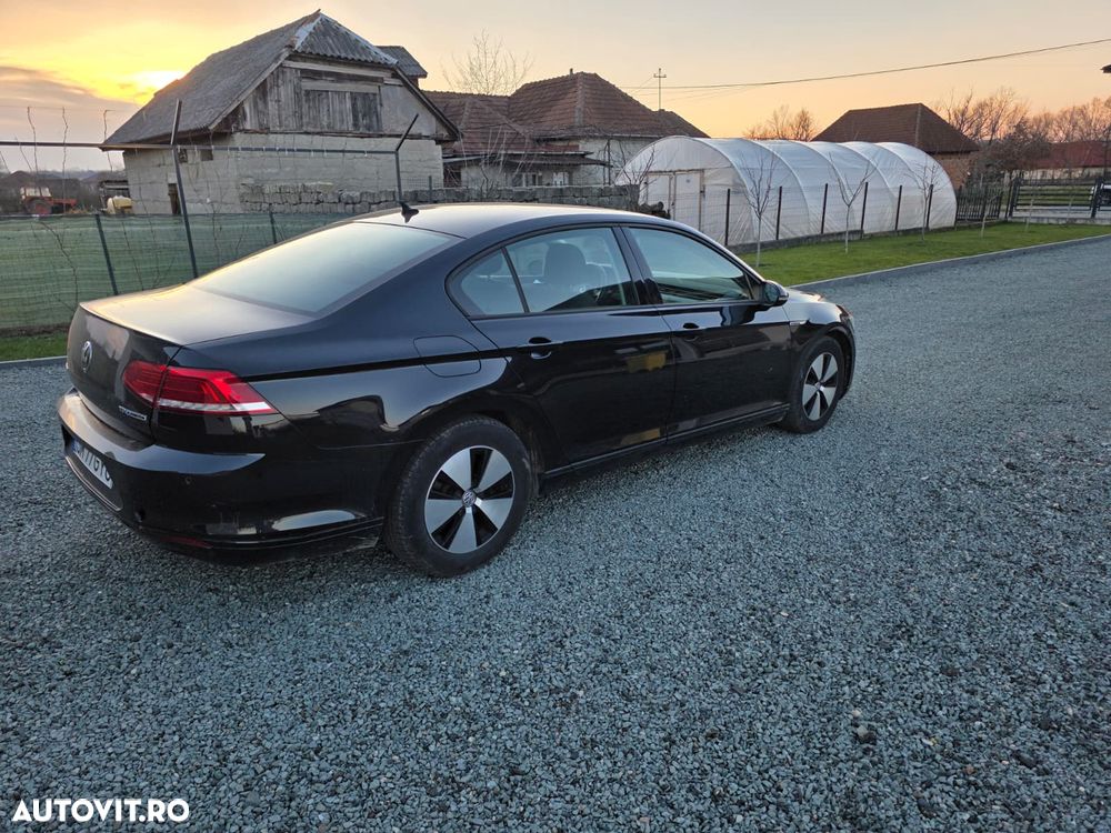 Volkswagen Passat 1.6 TDI Advance - 4
