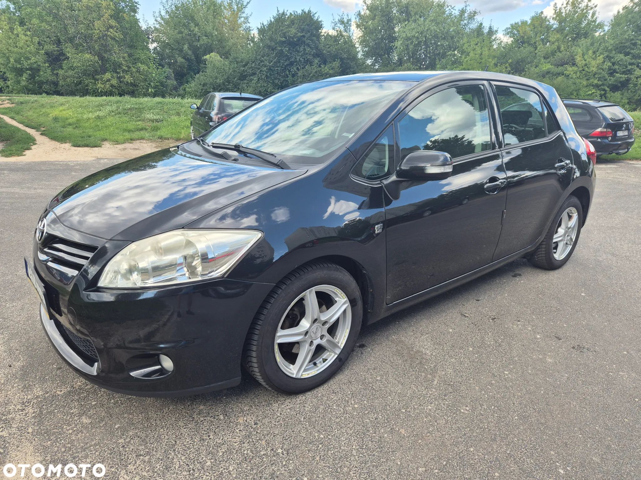 Toyota Auris 1.33 VVT-i Terra Start - 1