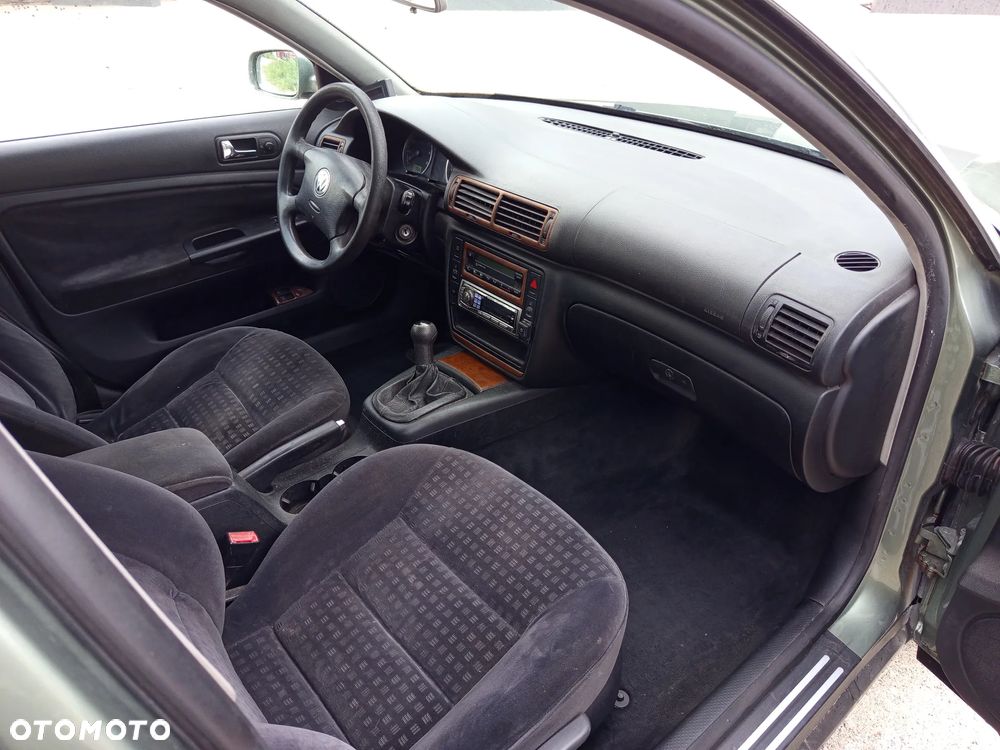 Volkswagen Passat - 5