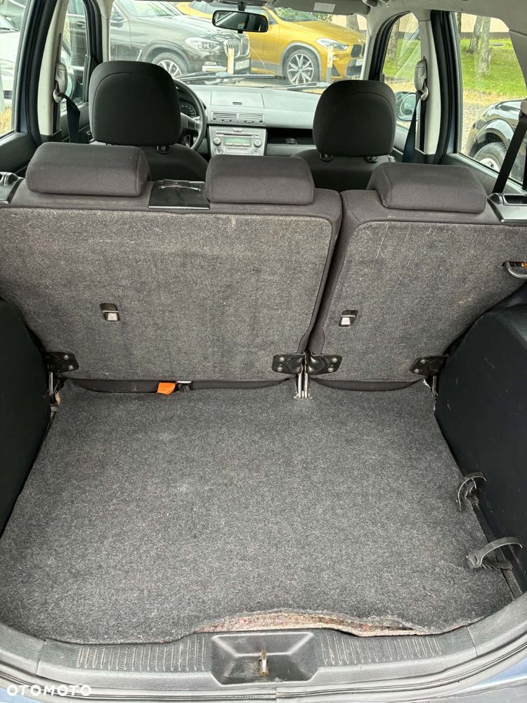 Mazda 2 - 6