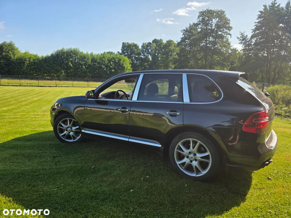 Porsche Cayenne Turbo - 10