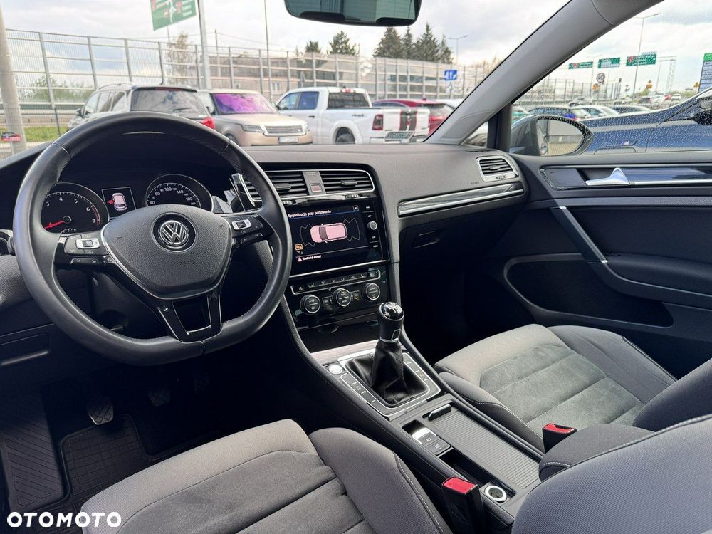Volkswagen Golf - 15