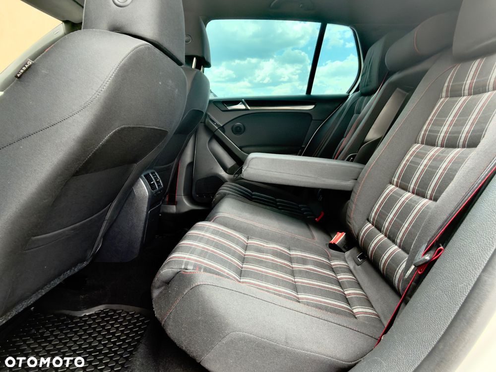 Volkswagen Golf 2.0 TSI GTI 35 - 21