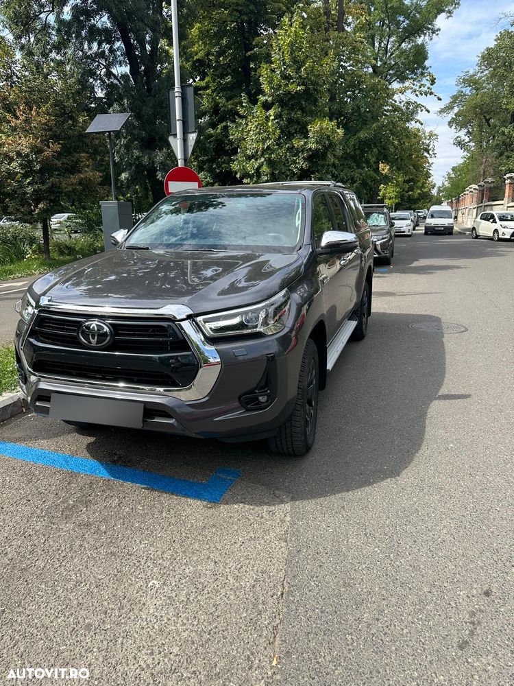 Toyota Hilux - 1