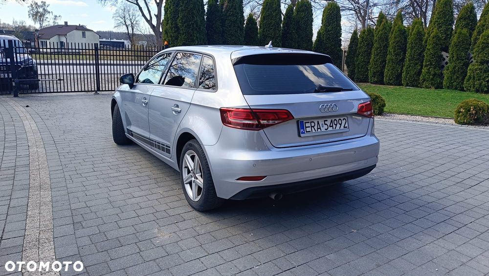 Audi A3 Sportback - 4