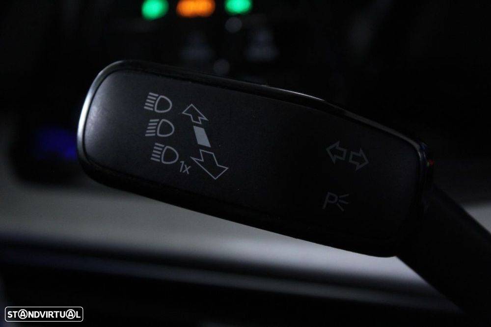 VW Golf 1.0 eTSI Life DSG - 24