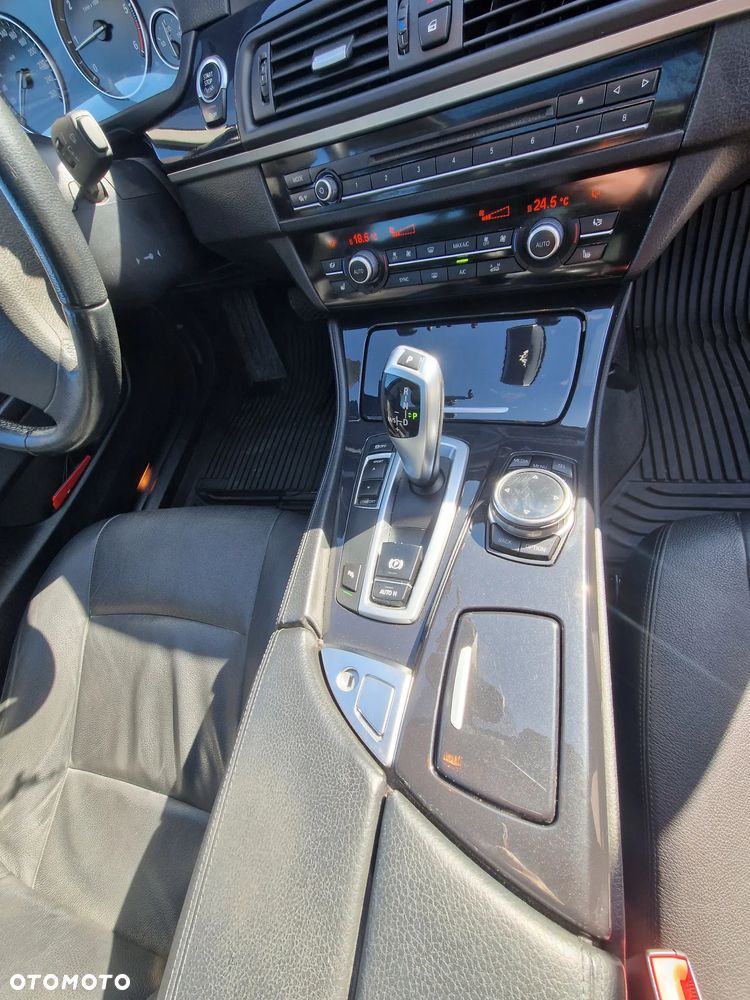 BMW Seria 5 520d - 27