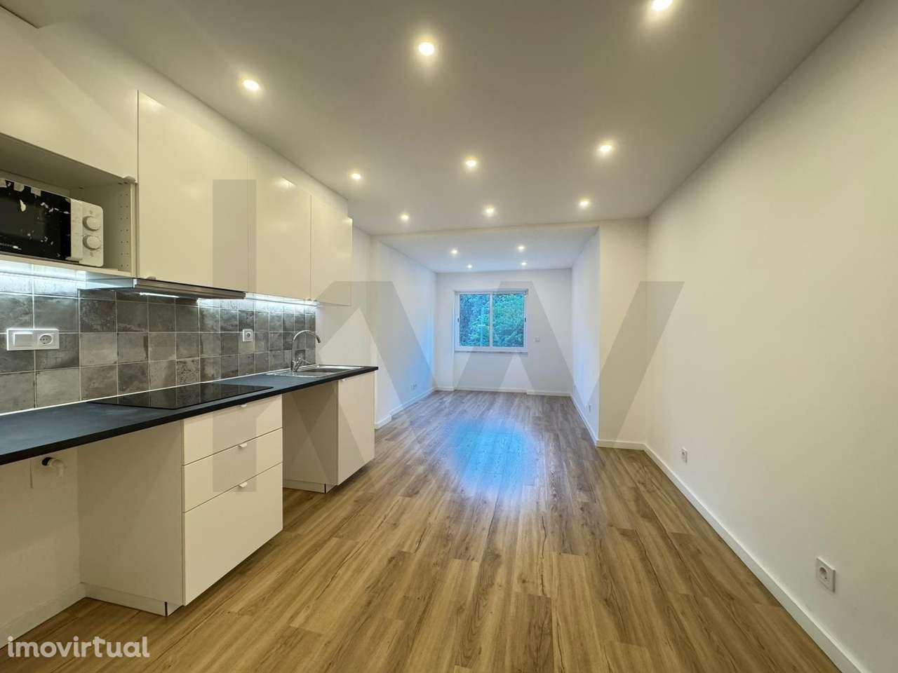 T2 com Pátio Privativo nas Mercês – O Seu Refúgio ao Ar Livre - Grande imagem: 2/25