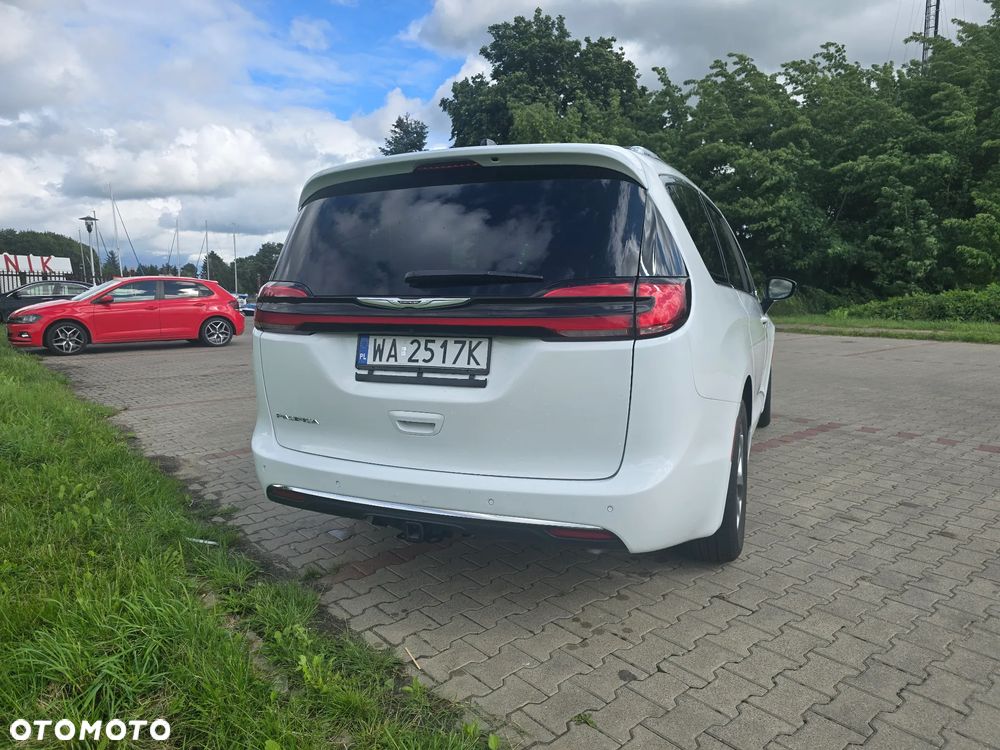 Chrysler Pacifica - 19
