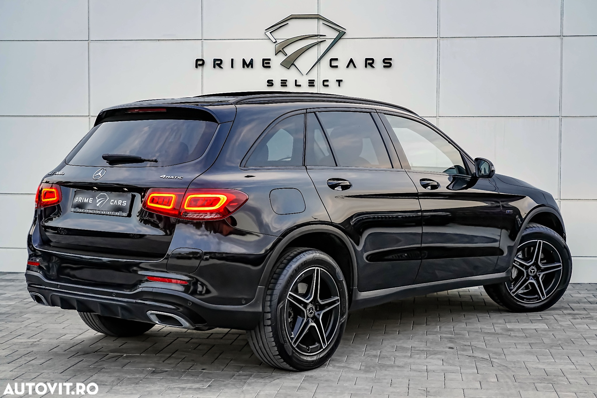 Mercedes-Benz GLC 300 e 4Matic 9G-TRONIC AMG Line Plus - 11