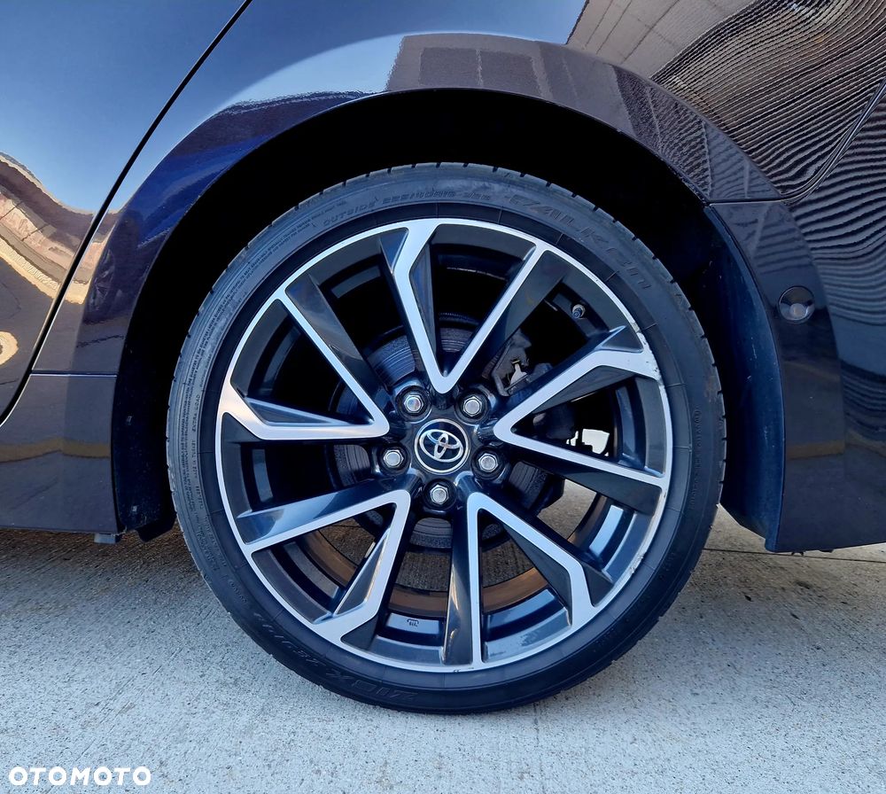 Toyota Corolla 2.0 Hybrid Executive - 12