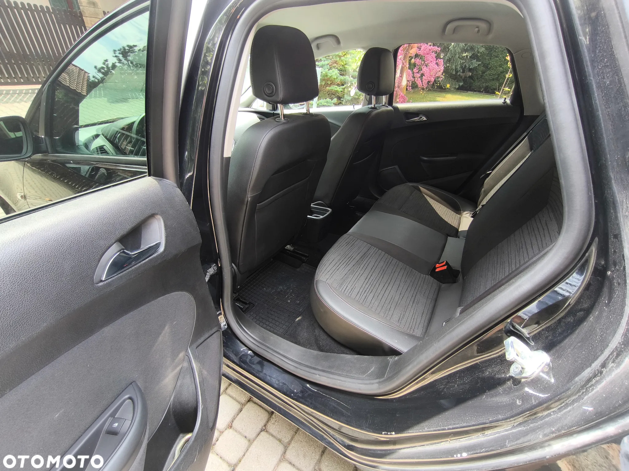Opel Astra IV 1.4 T Business EU6 - 8