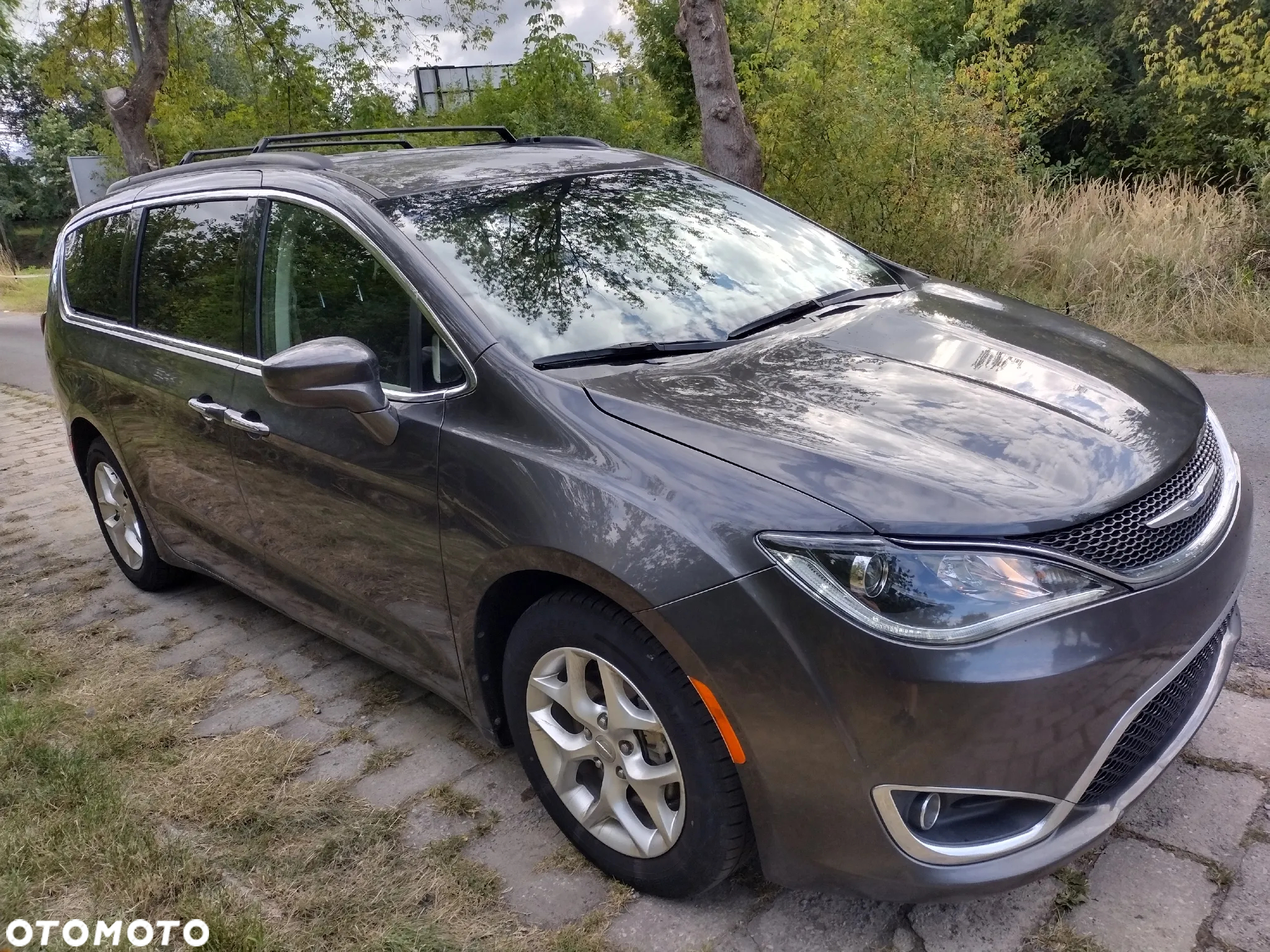 Chrysler Pacifica - 3