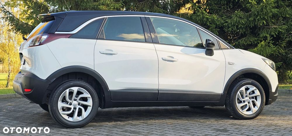 Opel Crossland X 1.2 T Design Line S&S - 10