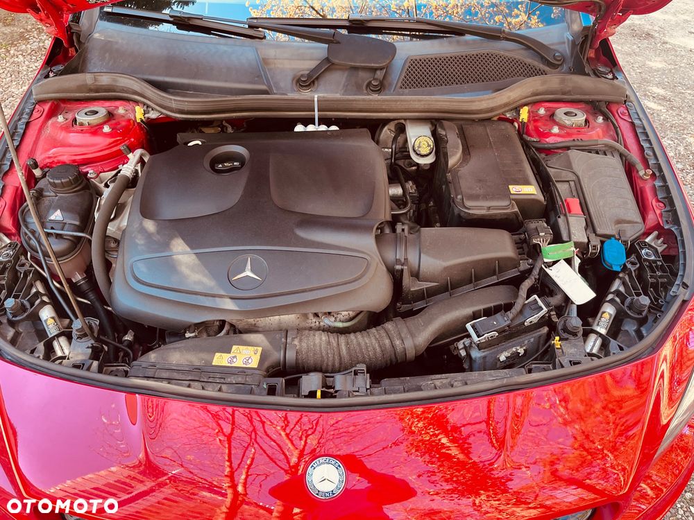 Mercedes-Benz CLA 200 7G-DCT AMG Line - 3