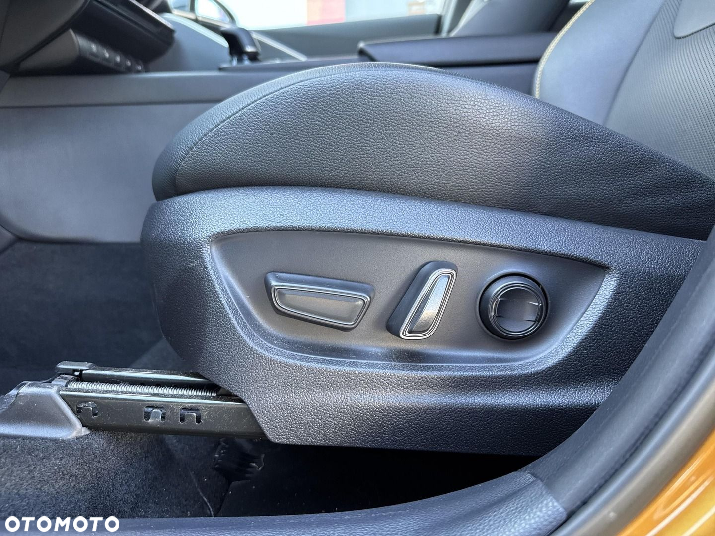 Toyota C-HR 2.0 Hybrid Dynamic Force Executive Premiere Edition - 19