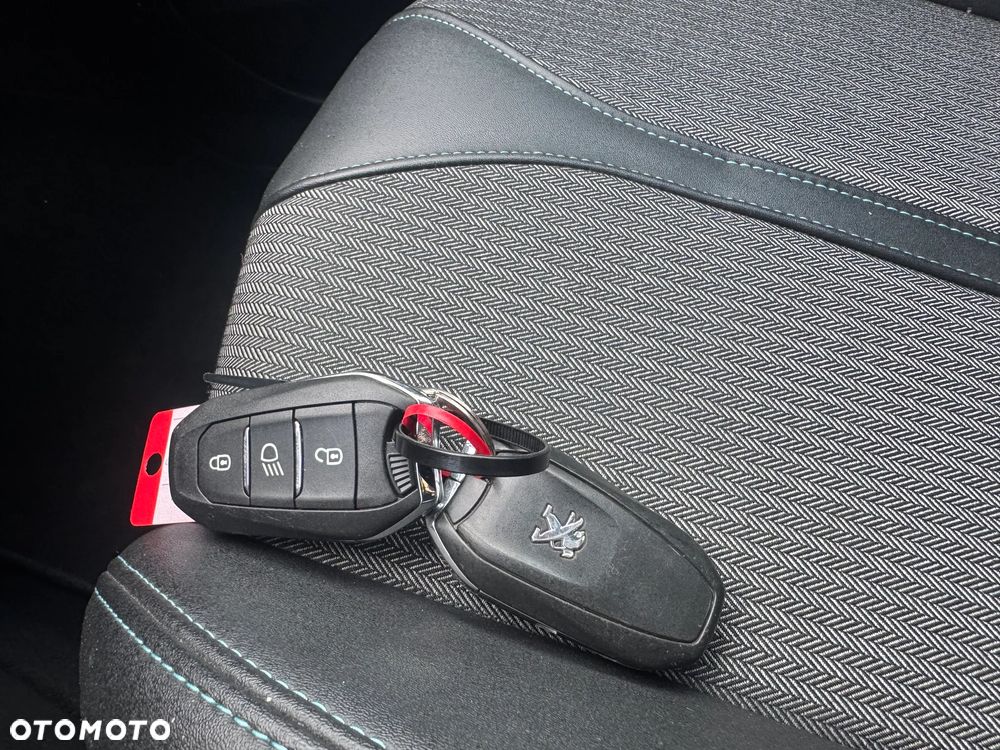 Peugeot 3008 BlueHDi 130 Stop & Start EAT8 Allure - 19