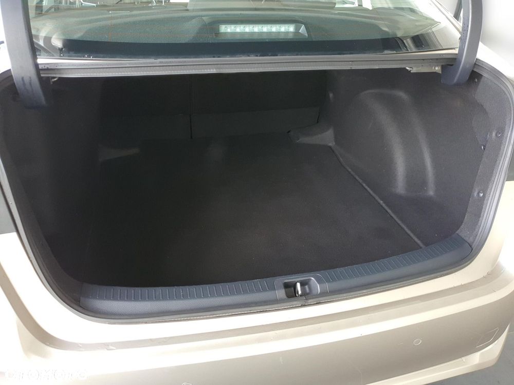 Toyota Corolla 1.5 Comfort - 25