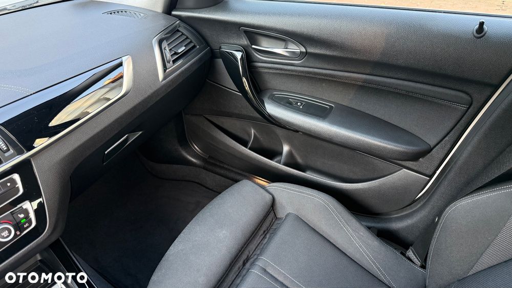 BMW Seria 1 118i Sport Line - 12