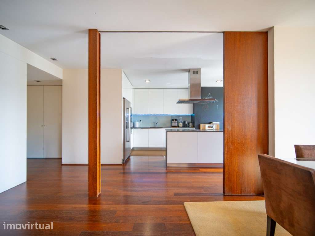 Apartamento T3 Renovado com Terraço no Foco - Grande imagem: 3/34