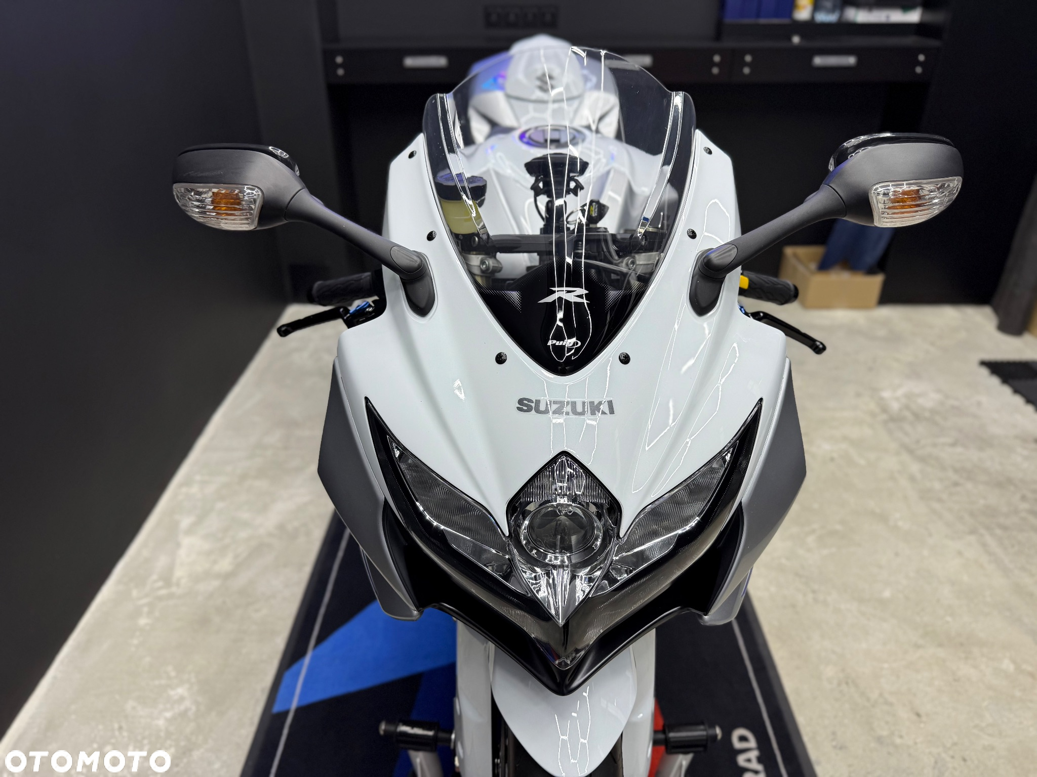 Suzuki GSX-R - 32