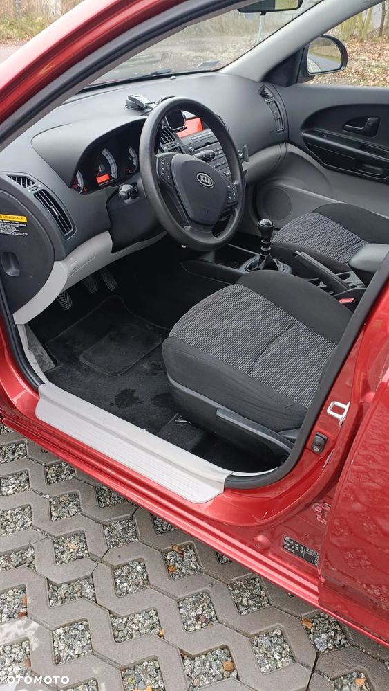 Kia Ceed 1.4 Comfort + - 8