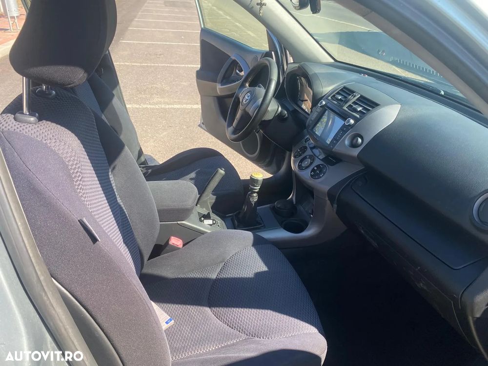 Toyota RAV4 2.2 D-4D Confort - 11