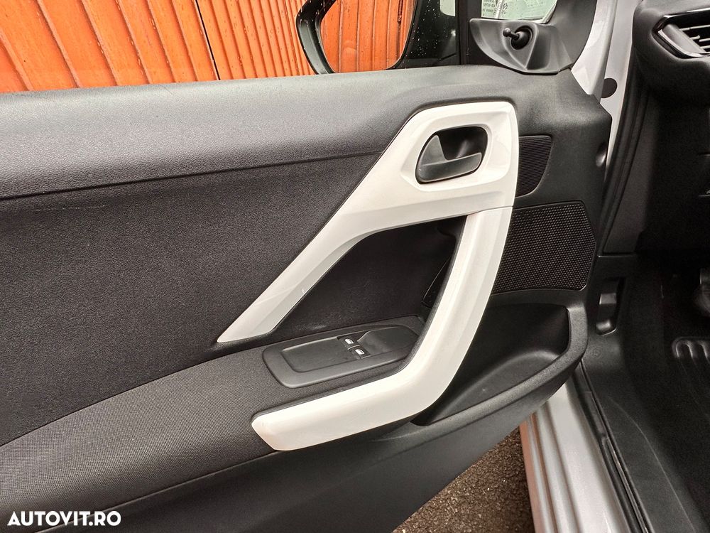 Peugeot 208 PureTech 68 Active - 10