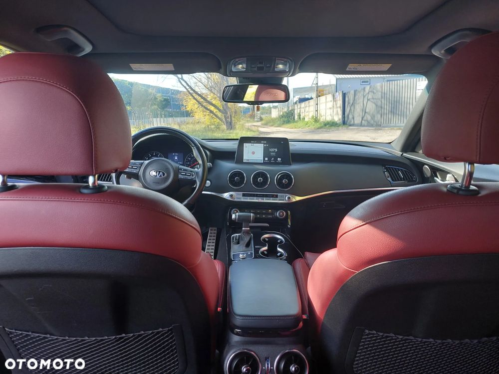 Kia Stinger - 7