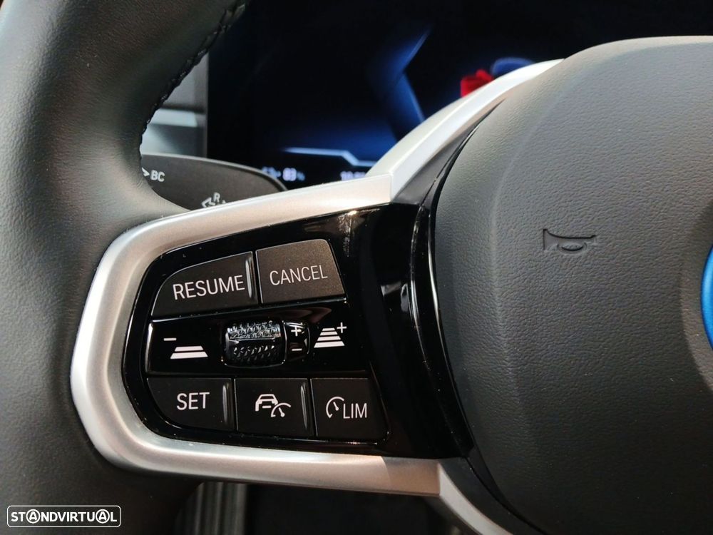BMW i4 eDrive40 Edição Desportiva M - 18