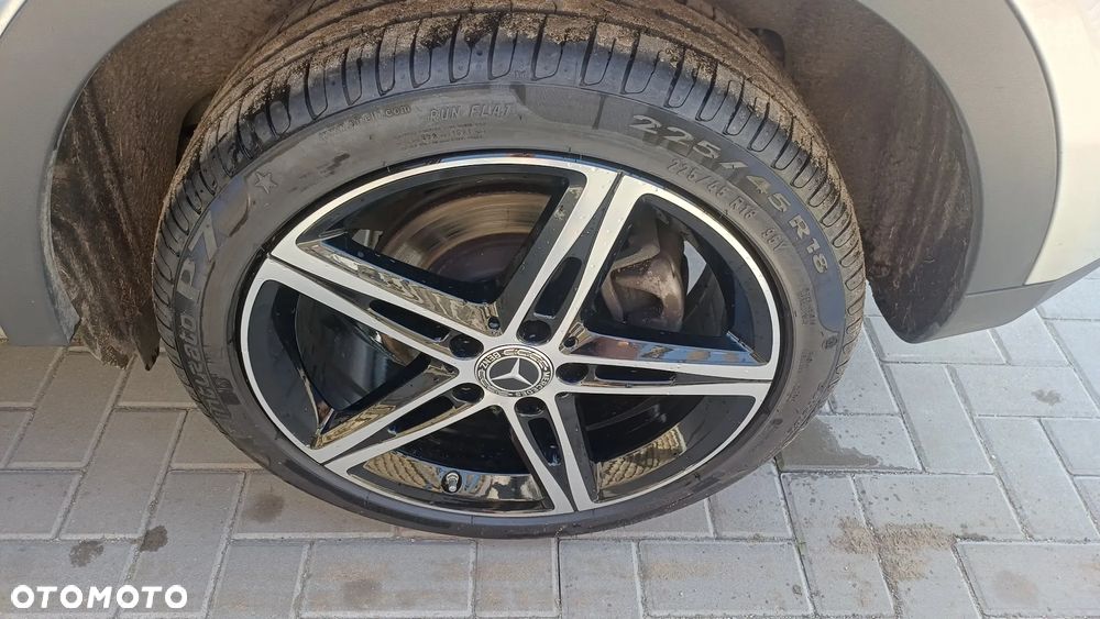 Mercedes-Benz GLA 220 d 4Matic 7G-DCT StreetStyle - 25