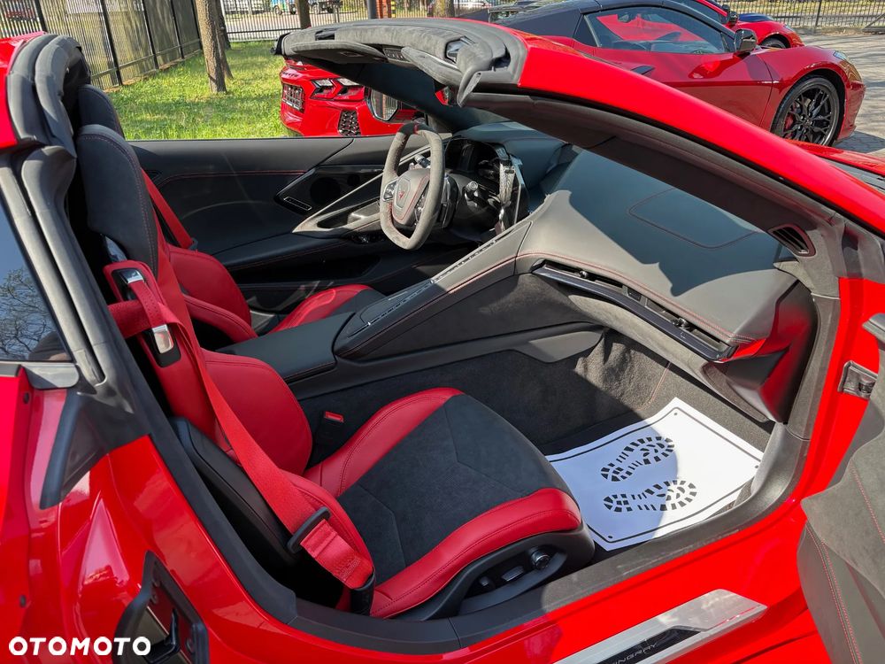 Chevrolet Corvette - 24